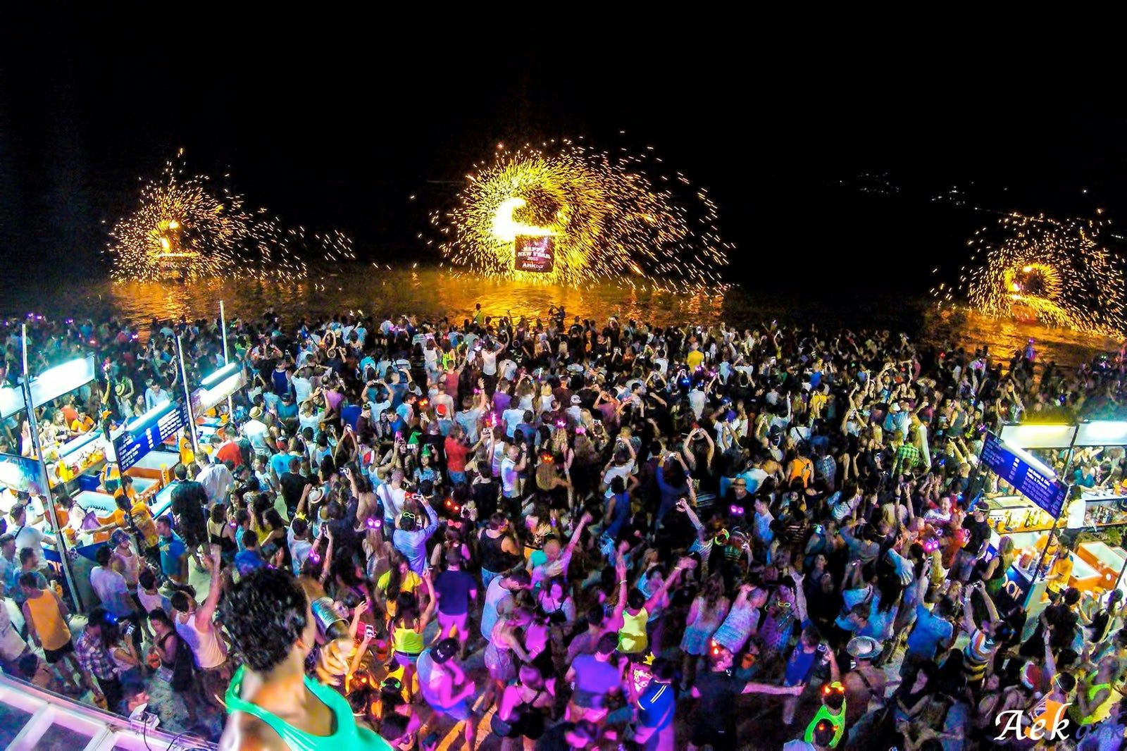 ARKbar Beach Club