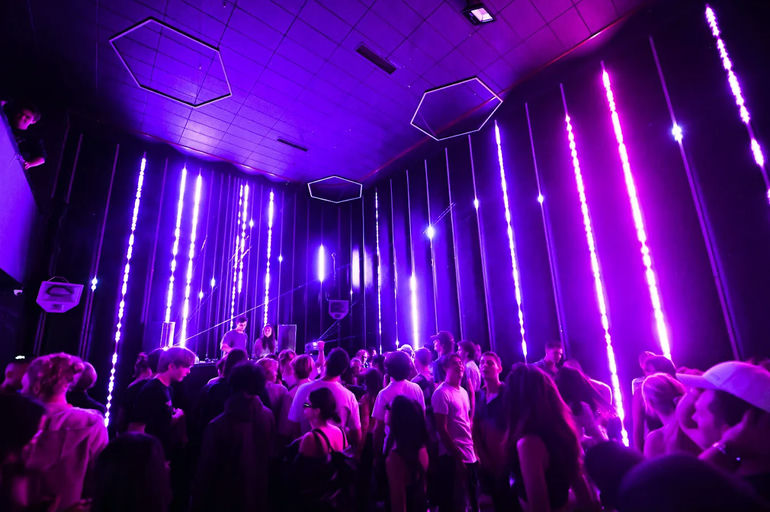 Club Paradise