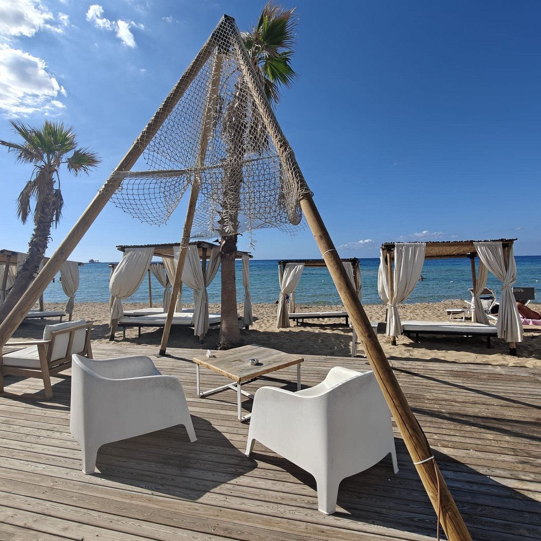 Nais Beach Club