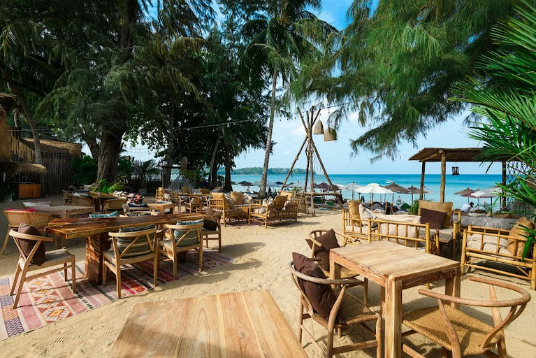 Nomad Beach Club
