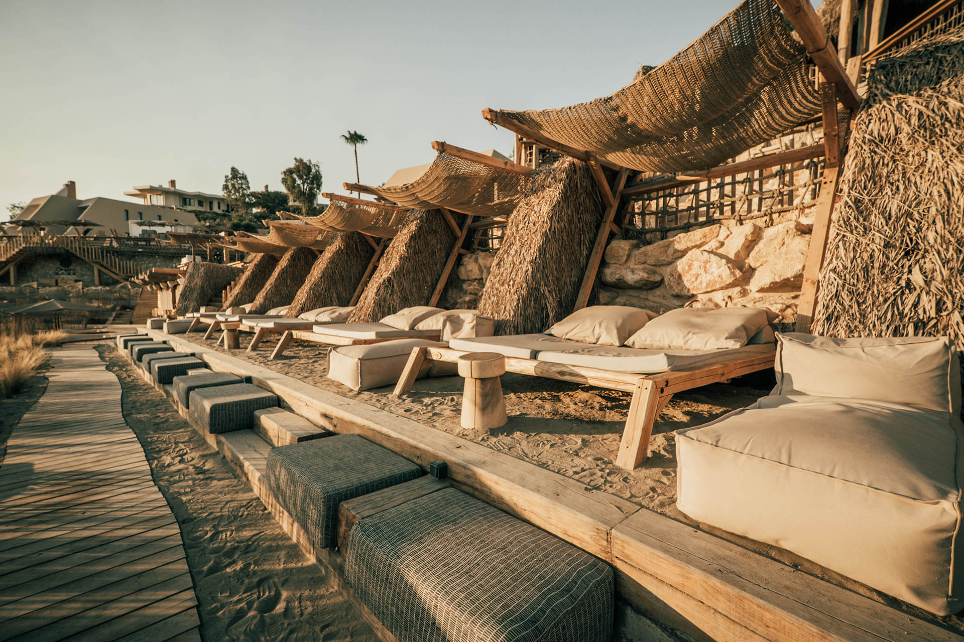 Onar Seaside Lounge