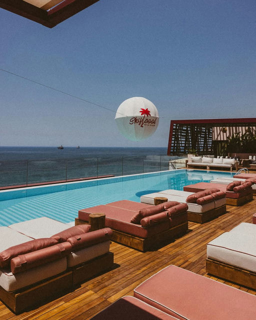Skypool by La Scene