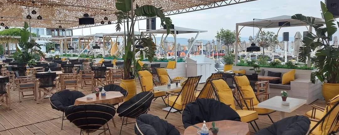 Uniq Beach Bar