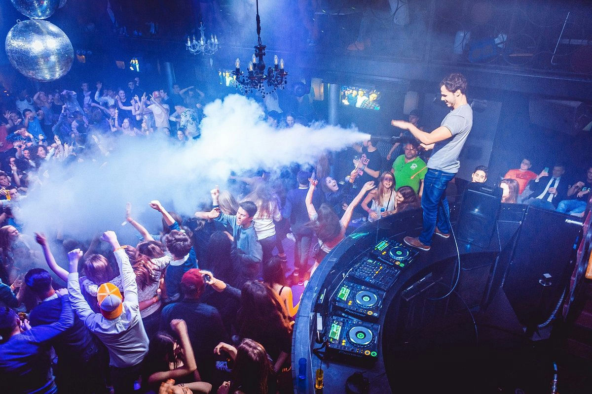 You Night Club