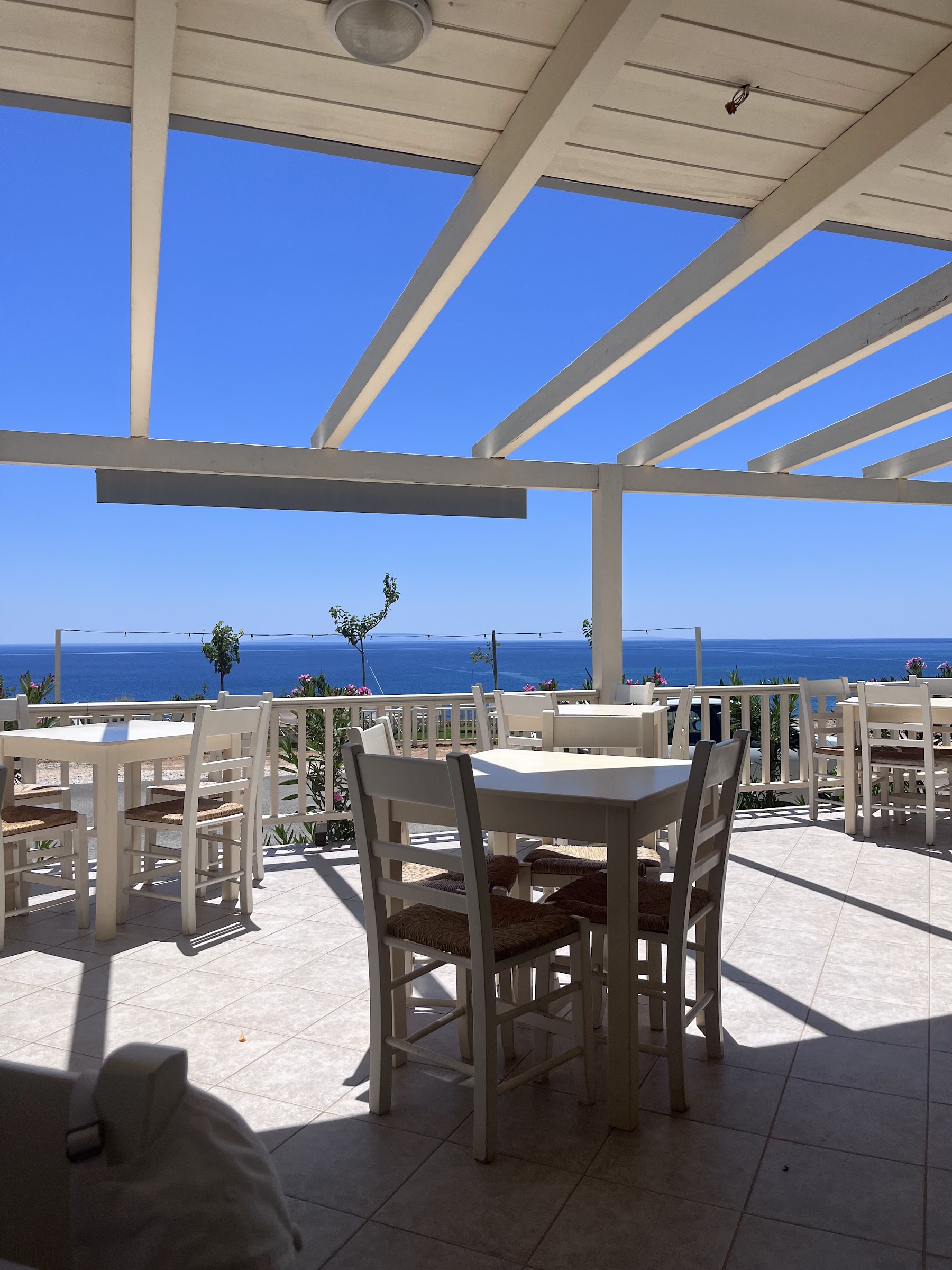 Argilos Taverna, a restaurant in Crete, Greece — photo 2