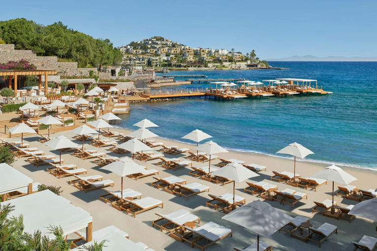 The Edition Beachclub 