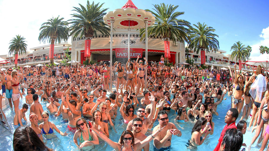 Encore Beach Club 