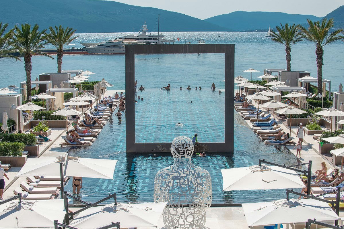 Aura Beach