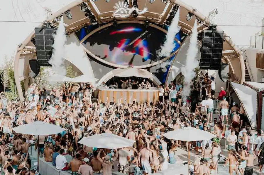 AYU Dayclub