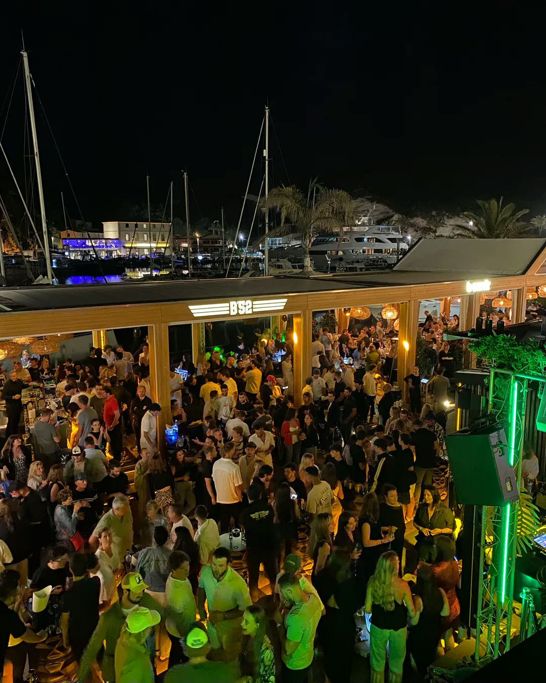 B52 Rooftop Lounge
