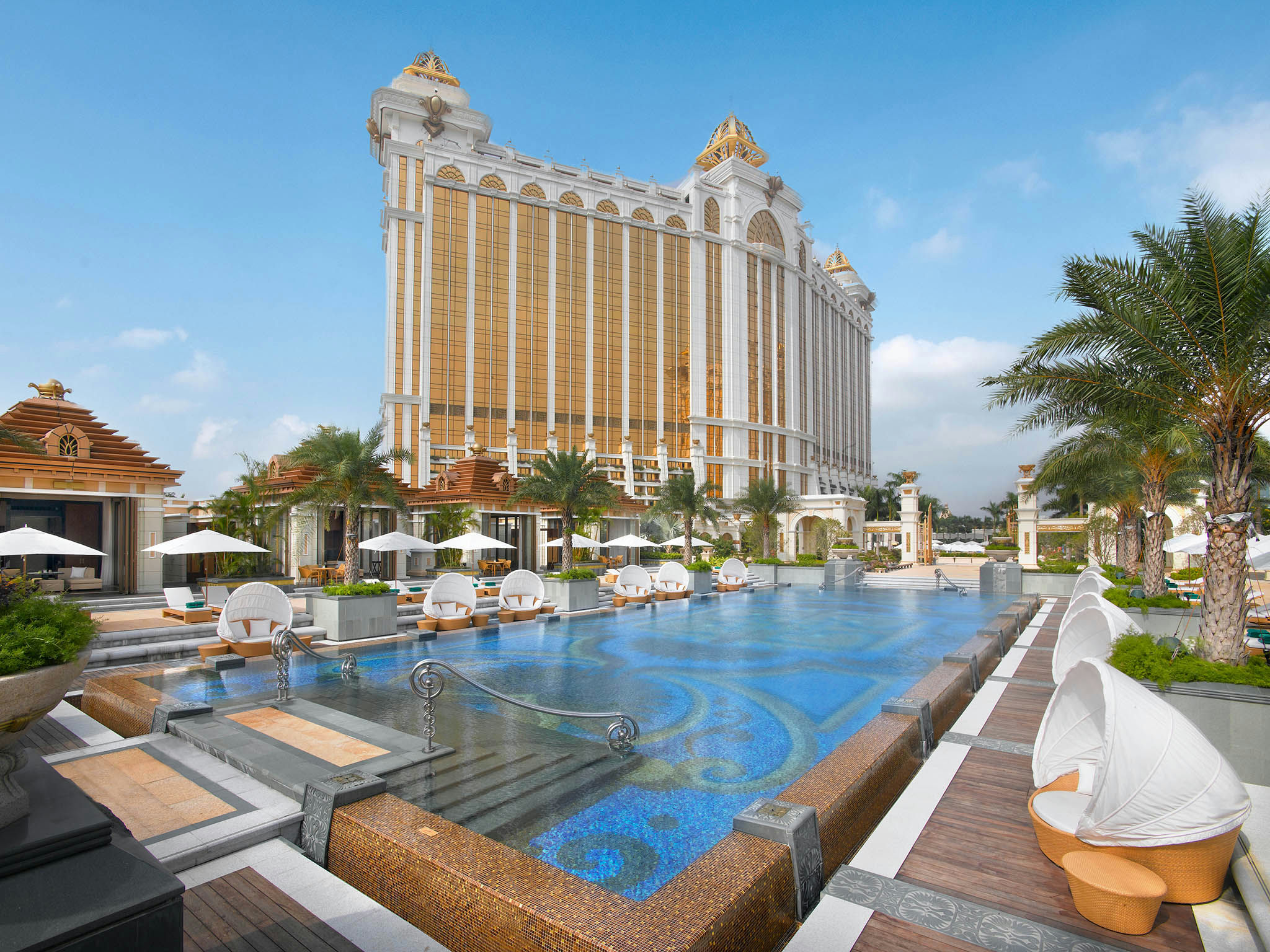 Banyan Tree Pool