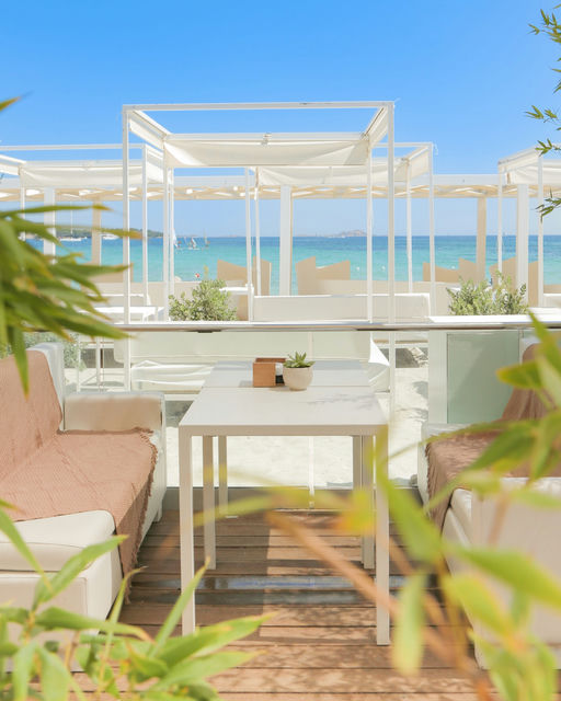 Blu Beach Club