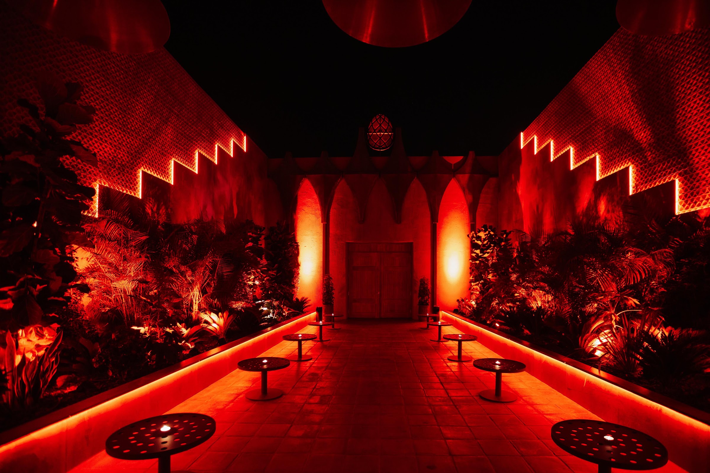 Bonbonniere, a night club in Marbella, Spain — photo 4