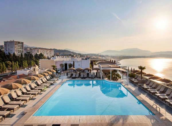 Calade Rooftop at Radisson Blu
