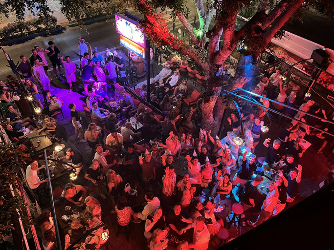 Camel Bar