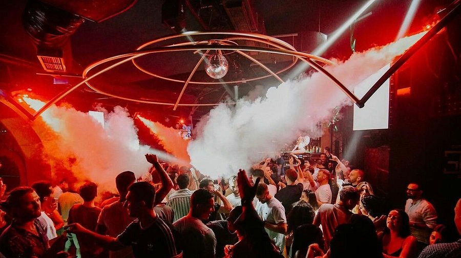 Club 305 