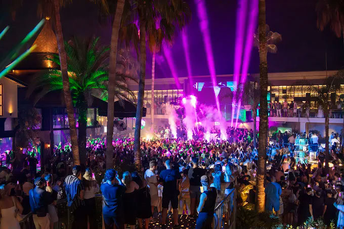 Club Summer Garden