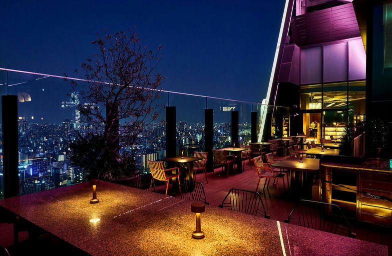 Crudo Deck at Centara Grand