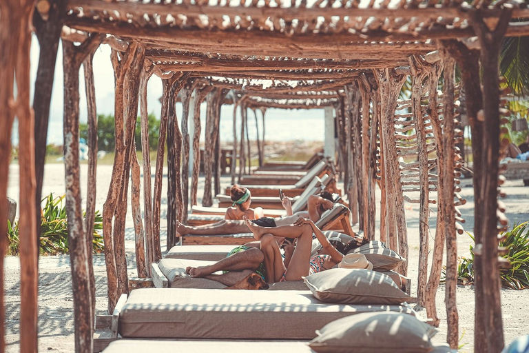 Fenix Beach Club