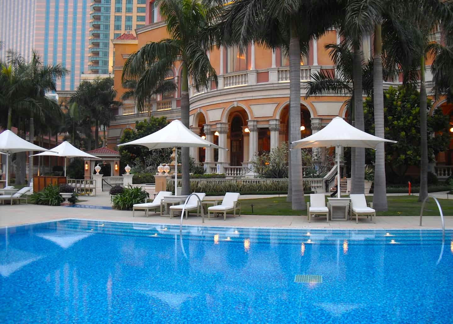 Four Seasons Pool
