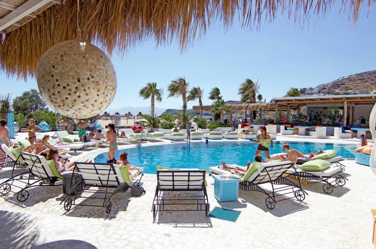 Free Beach Bar