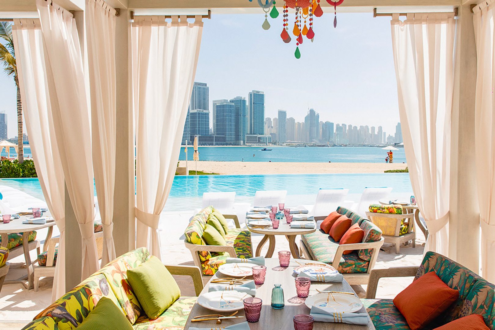 Gallery 7/40, a beach club in Dubai, UAE — photo 2