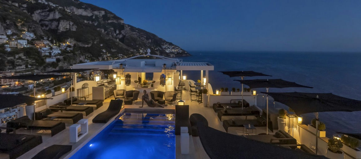 Gold Sky Lounge at Villa Franca