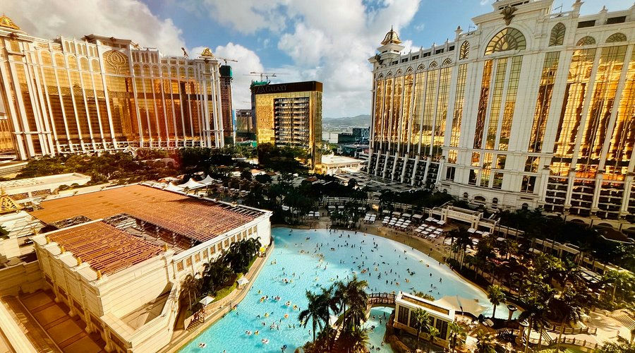Grand Resort Deck