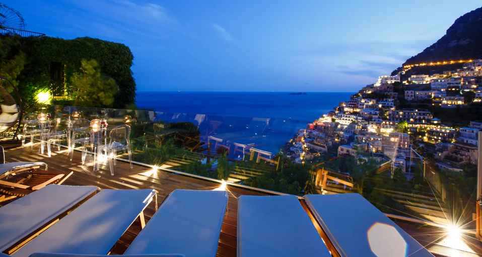 Infinity Lounge at Villa Fiorentino