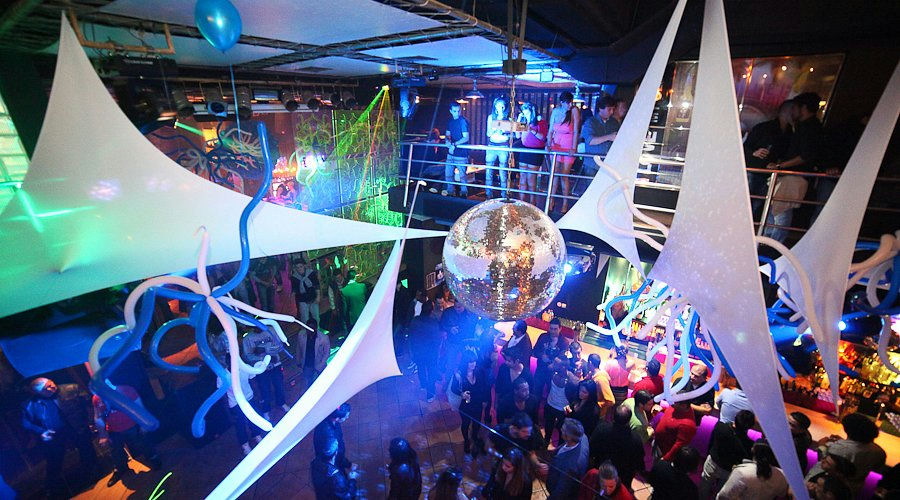 Kiss Disco Club