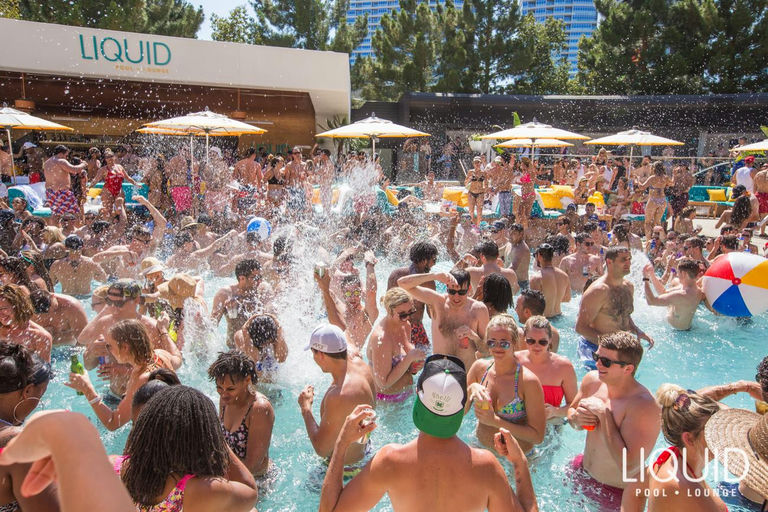 Liquid Pool Lounge