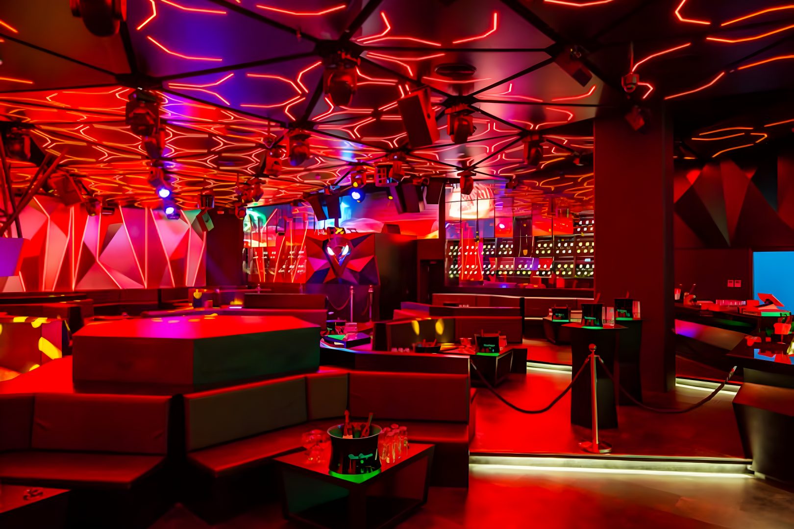 Mantis, a night club in Dubai, UAE — photo 3