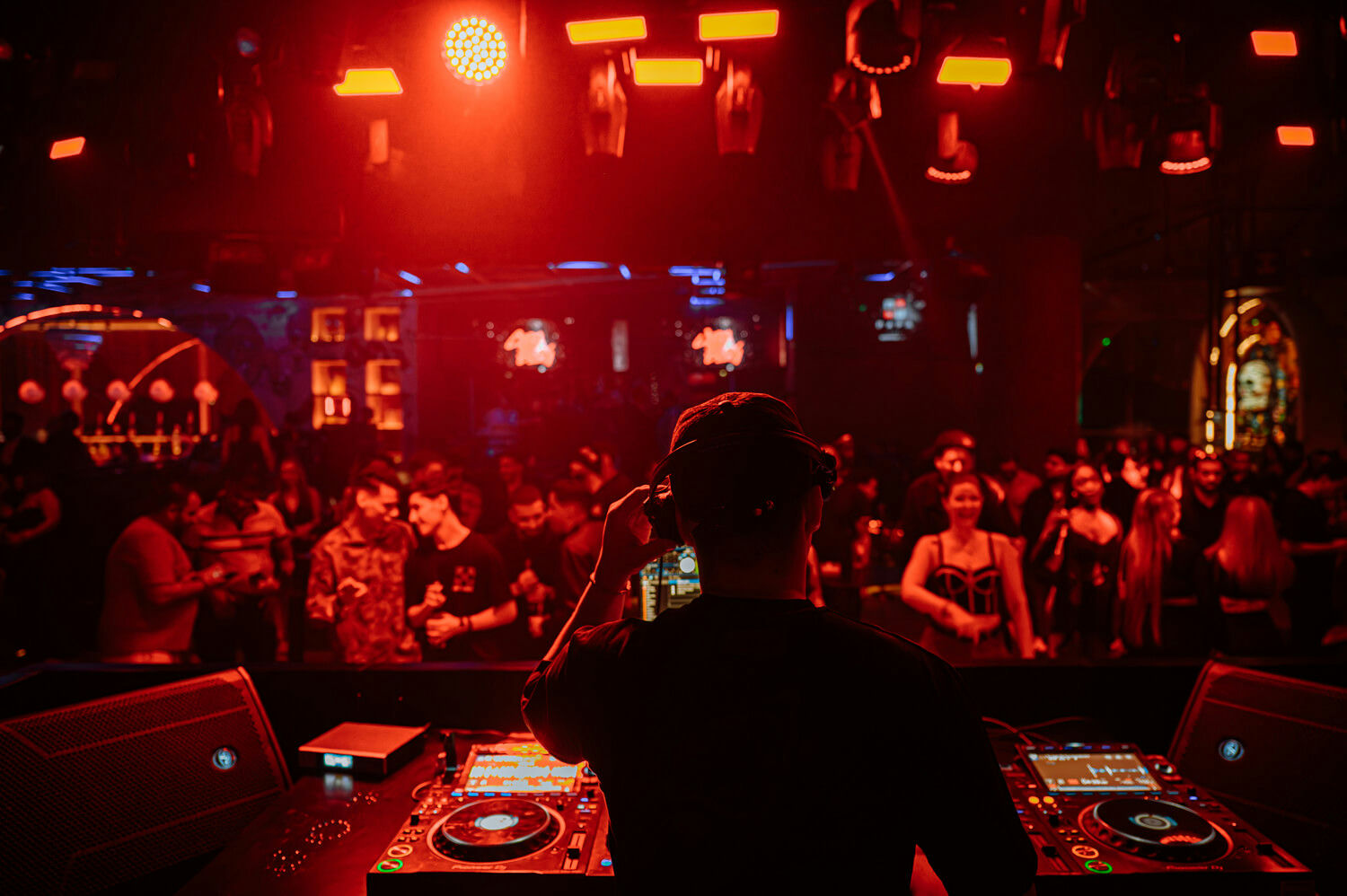 Papa, a night club in Dubai, UAE — photo 5