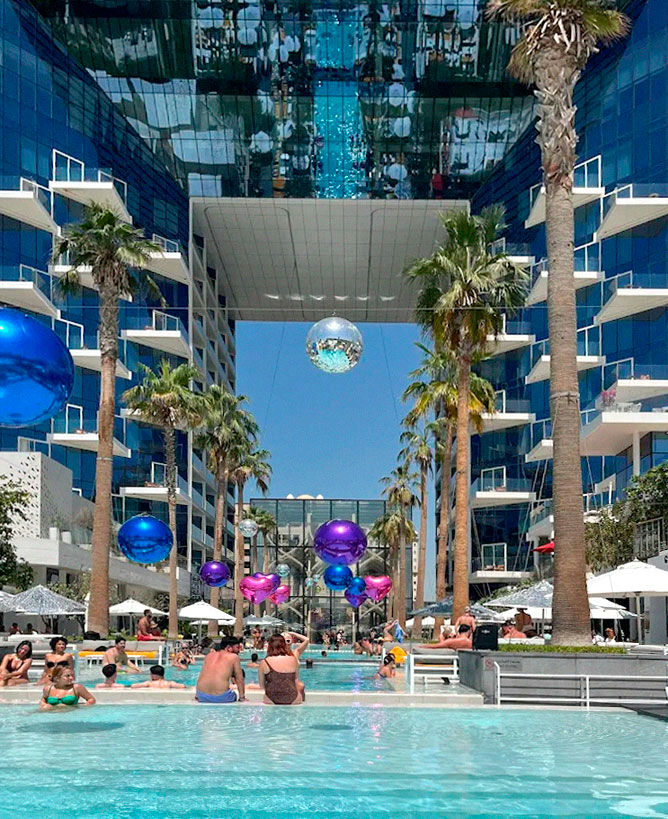 Praia at FIVE, a beach club in Dubai, UAE — photo 2