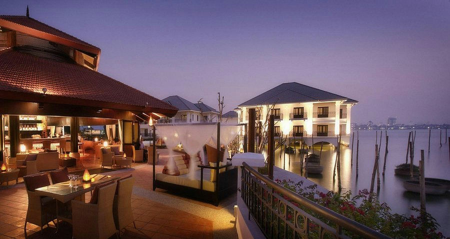 Sunset Bar at The InterContinental