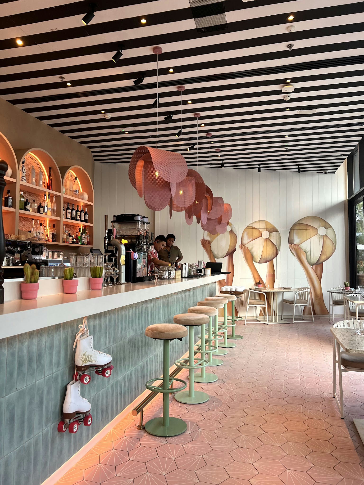 The 305, a beach club in Dubai, UAE — photo 3