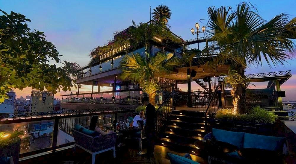 Upper Cloud Sky Bar