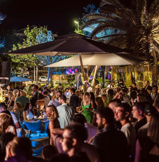 Vesper Beach Club Bar